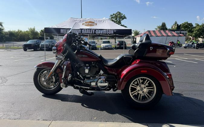 FLHTCUTG 2017 Tri Glide Ultra