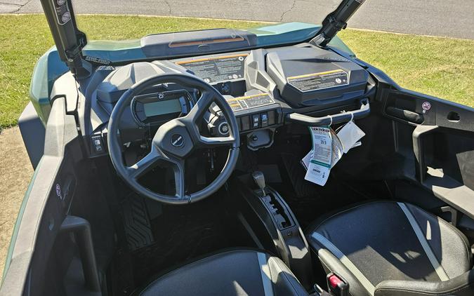 2027 Can-Am Commander DPS 700