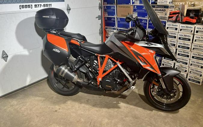 2017 KTM 1290 Super Duke GT