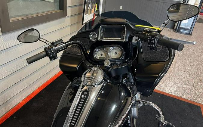 2015 Harley-Davidson® FLTRX - Road Glide®