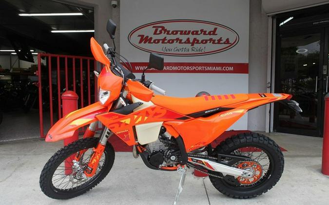 2025 KTM 500 EXC-F Six Days