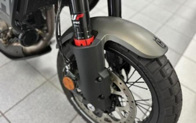 2024 Husqvarna® Svartpilen 401