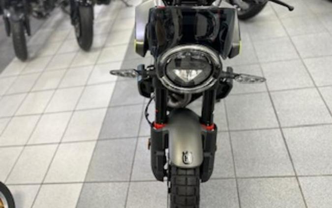 2024 Husqvarna® Svartpilen 401