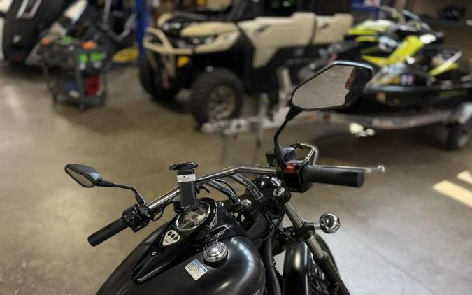 2017 Kawasaki Vulcan® 900 Custom