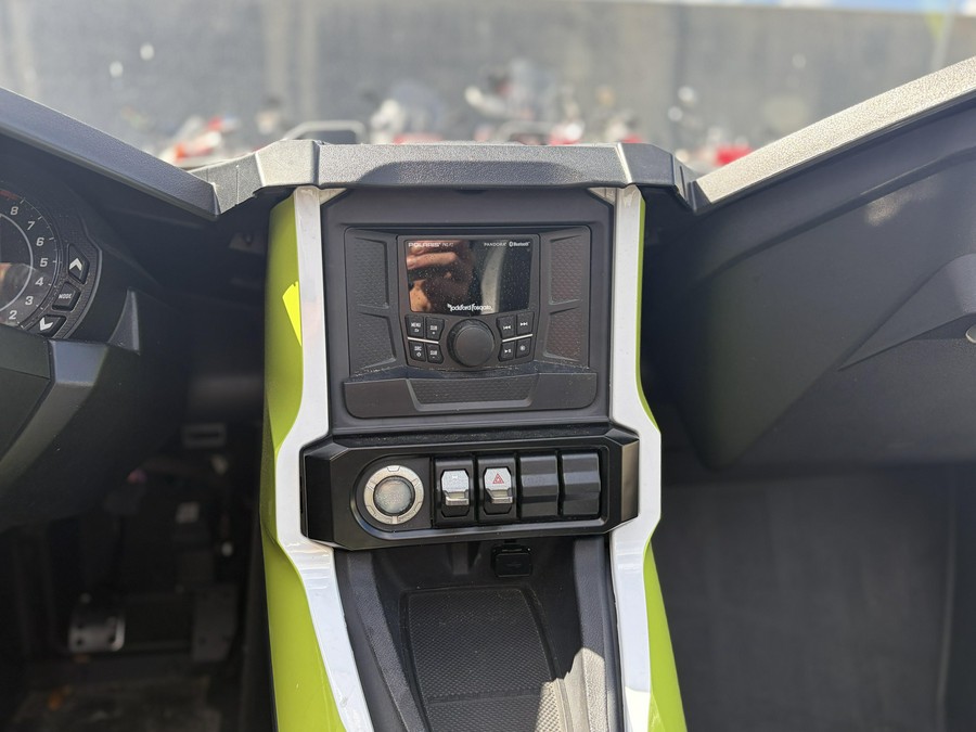 2021 Slingshot S TECH AUTODRIVE 49ST WHT LGTNG S with Technology Package