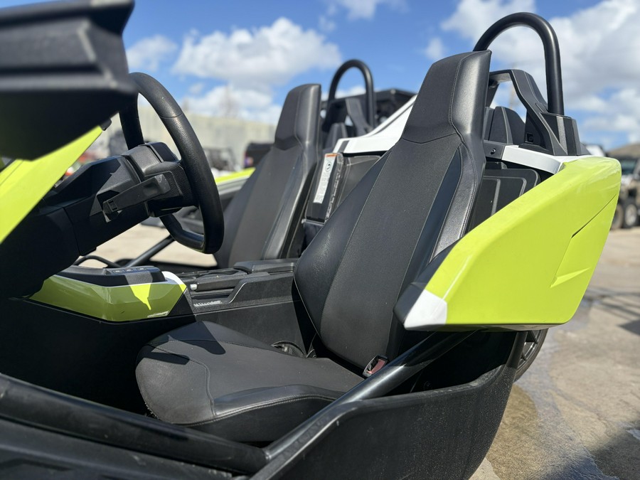 2021 Slingshot S TECH AUTODRIVE 49ST WHT LGTNG S with Technology Package