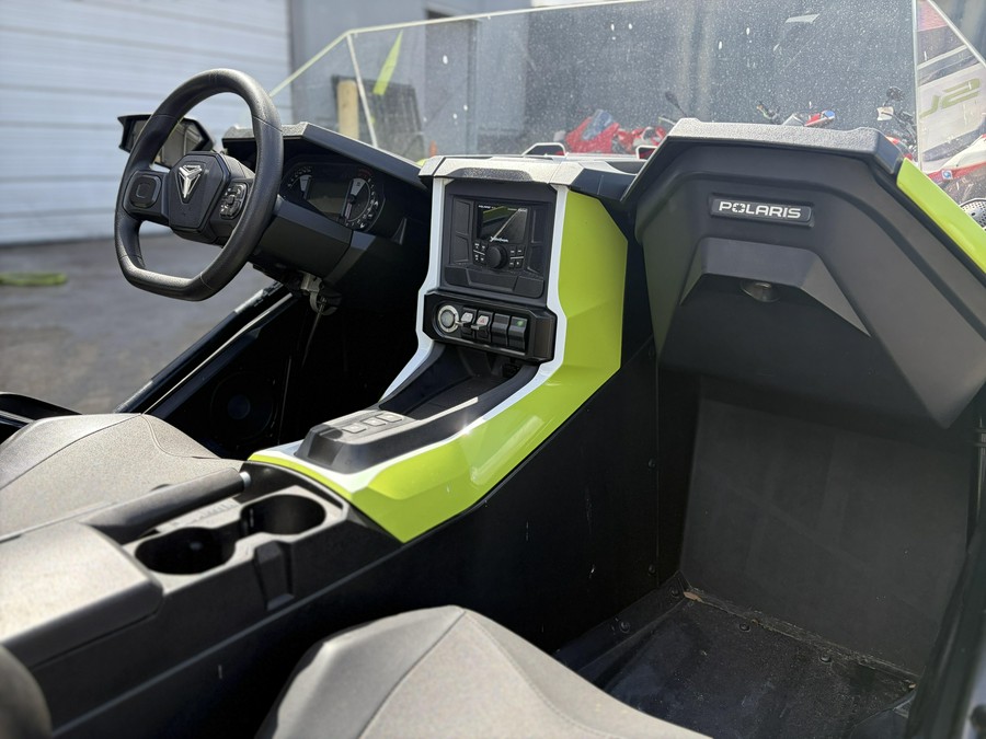 2021 Slingshot S TECH AUTODRIVE 49ST WHT LGTNG S with Technology Package