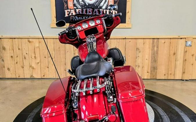 2019 Harley-Davidson® FLHX - Street Glide®
