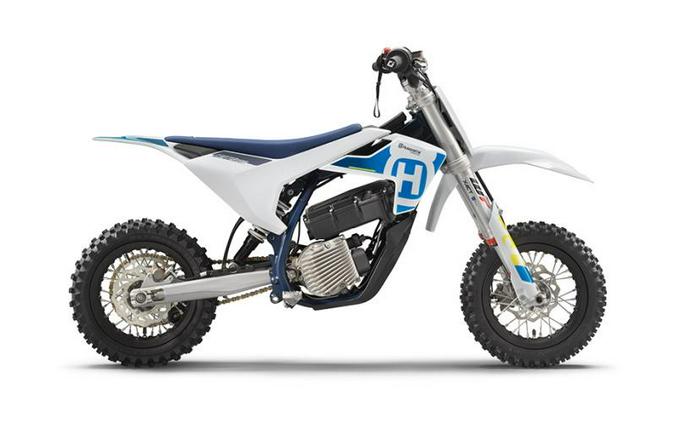 2023 Husqvarna® EE3