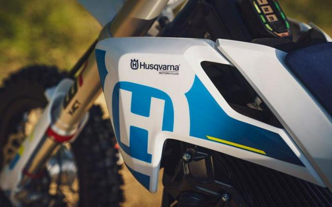 2023 Husqvarna® EE3