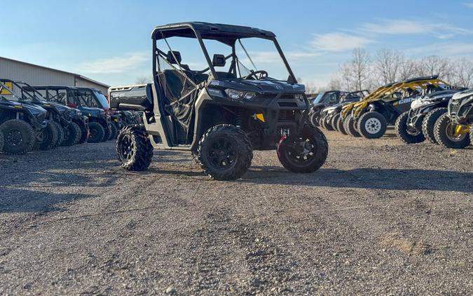 2025 Can-Am Defender XT HD10