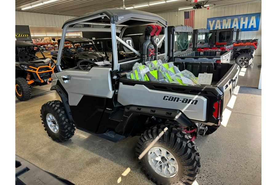 2024 Can-Am Defender X MR HD10