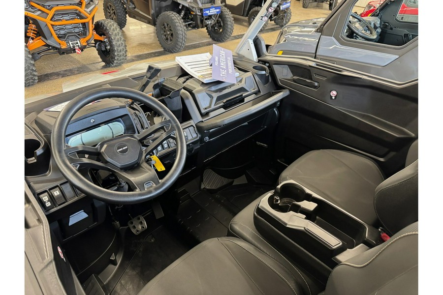 2024 Can-Am Defender X MR HD10