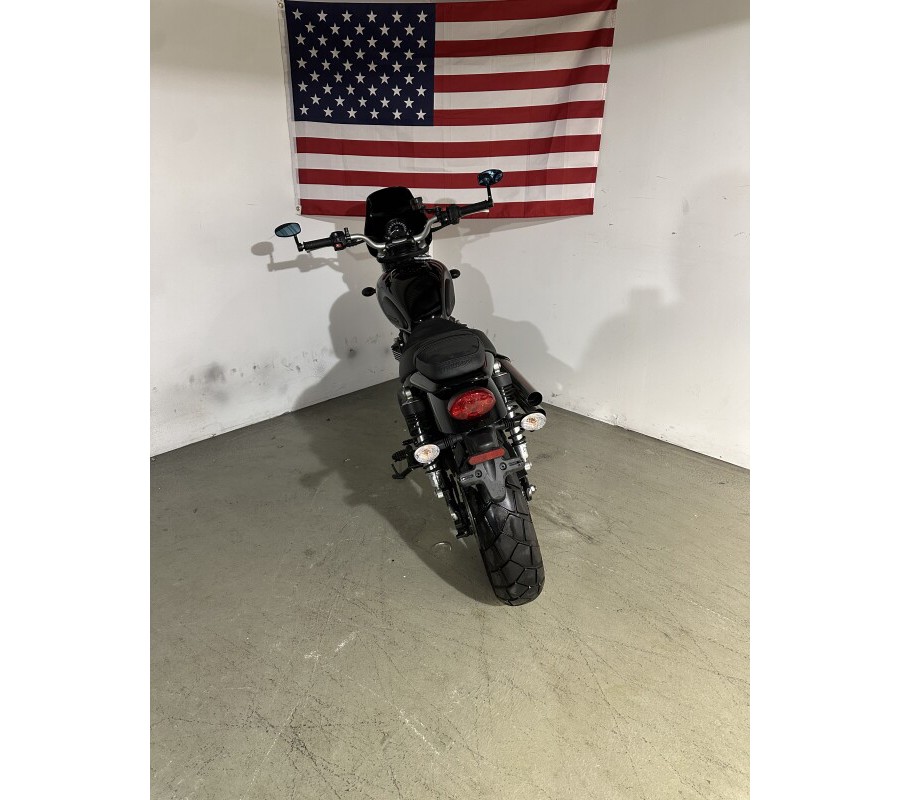 2018 Triumph Street Scrambler Base