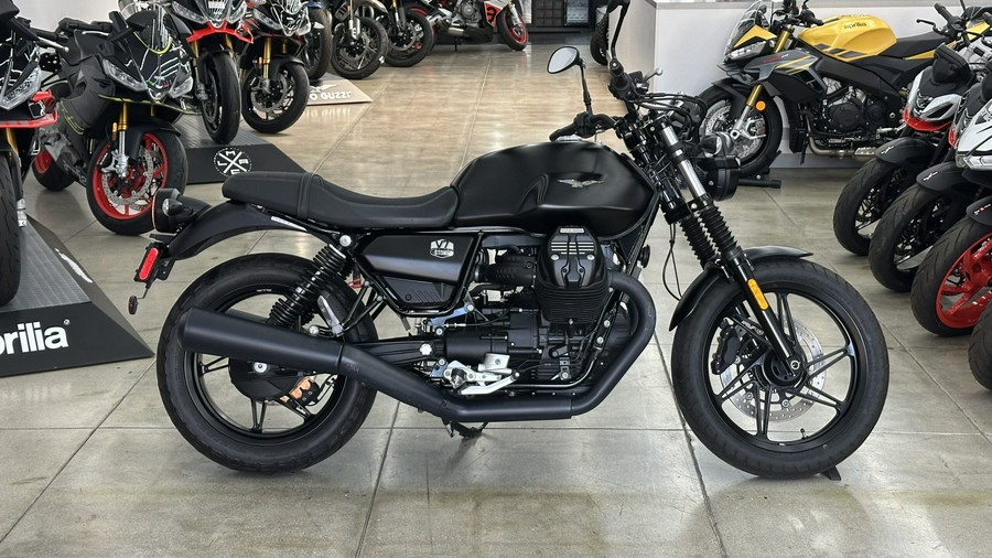 2022 Moto Guzzi V7 Stone