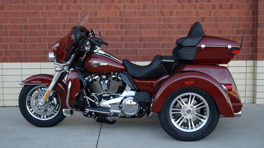 2024 Harley-Davidson® FLHTCUTG - Tri Glide® Ultra