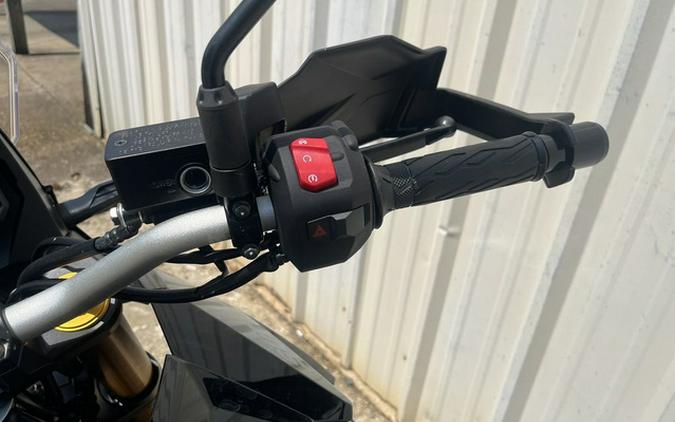 2025 Suzuki V-Strom 800DE