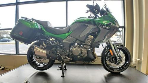 2019 Kawasaki Versys 1000 SE LT+ Review (19 Fast Facts)