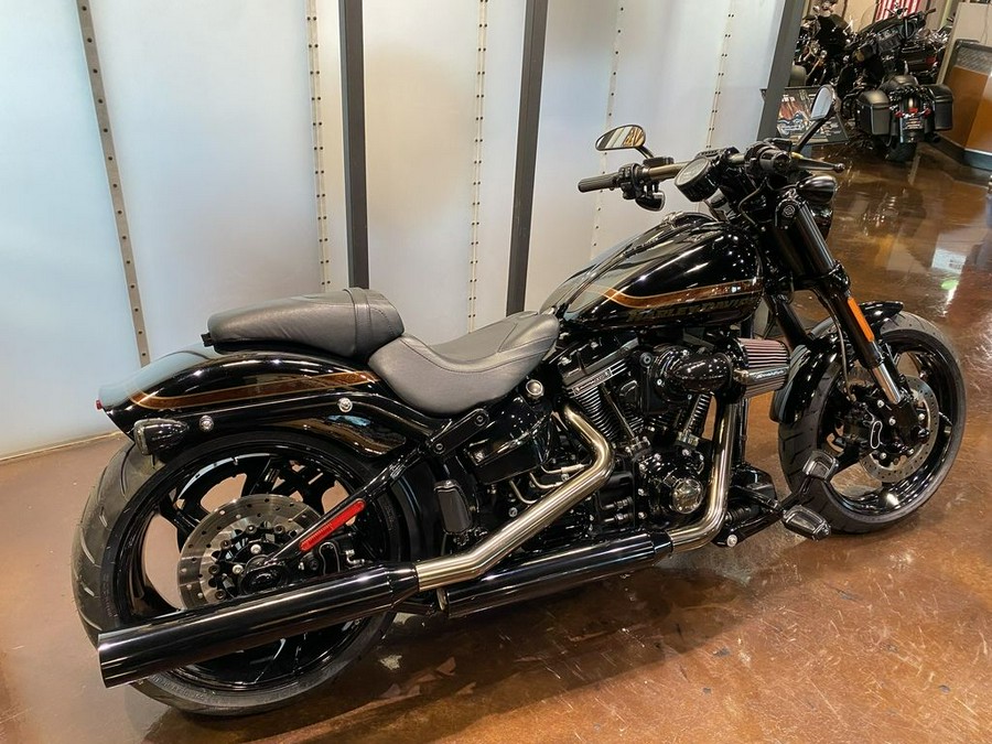 2016 Harley-Davidson Softail® CVO™ Pro Street Breakout®