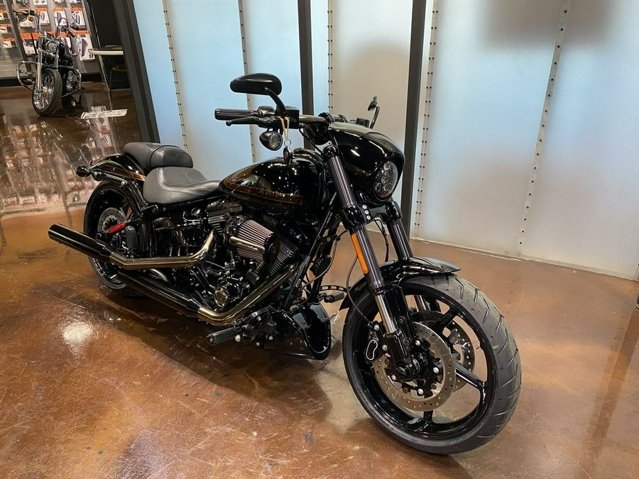 2016 Harley-Davidson Softail® CVO™ Pro Street Breakout®