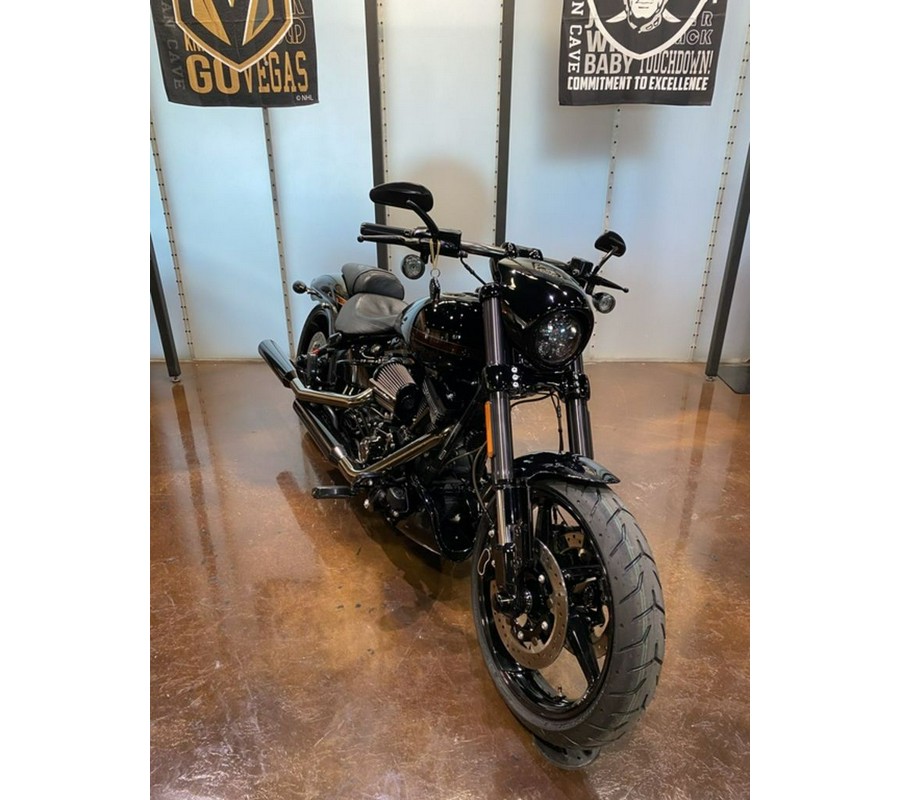 2016 Harley-Davidson Softail® CVO™ Pro Street Breakout®