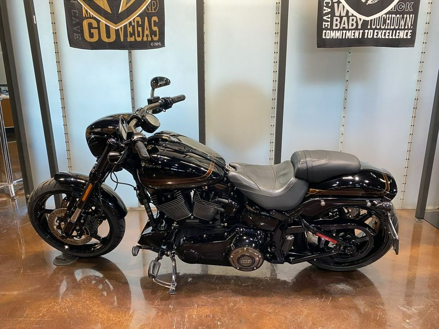 2016 Harley-Davidson Softail® CVO™ Pro Street Breakout®