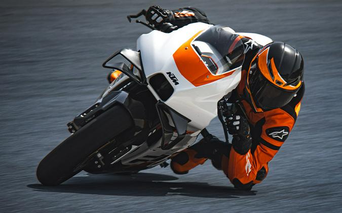 2024 KTM RC 8C