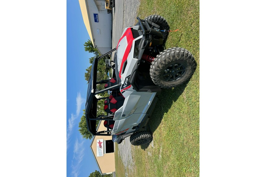 2025 Polaris Industries GENERAL® XP 4 1000 Sport