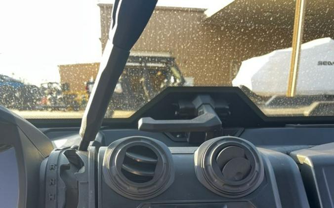 2026 Can-Am Defender PRO Limited HD10