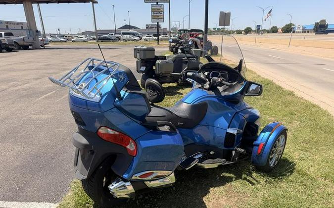 2017 Can-Am® Spyder® RT Limited 6-Speed Semi-Automatic (SE6)