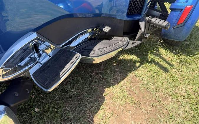 2017 Can-Am® Spyder® RT Limited 6-Speed Semi-Automatic (SE6)