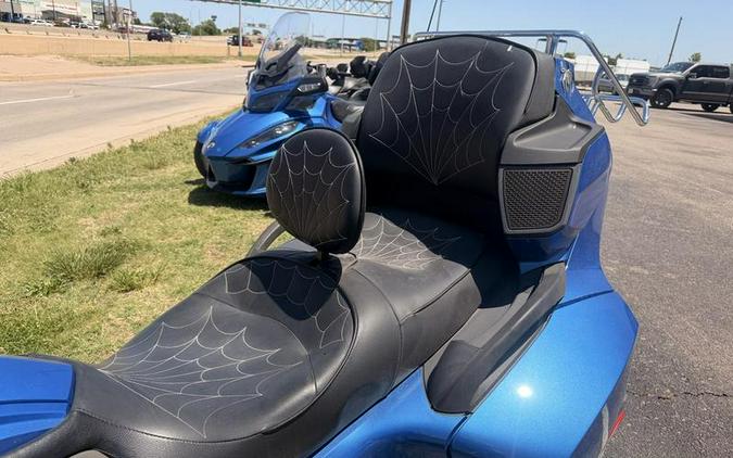 2017 Can-Am® Spyder® RT Limited 6-Speed Semi-Automatic (SE6)