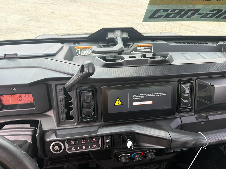 2026 Can-Am Defender Limited HD11