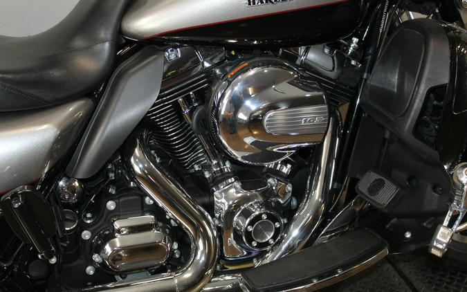 2016 Harley-Davidson® Ultra Limited Low BIL SLVR/V BLK W/PINSTRIPE