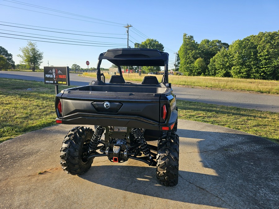 2027 Can-Am Commander XT 700