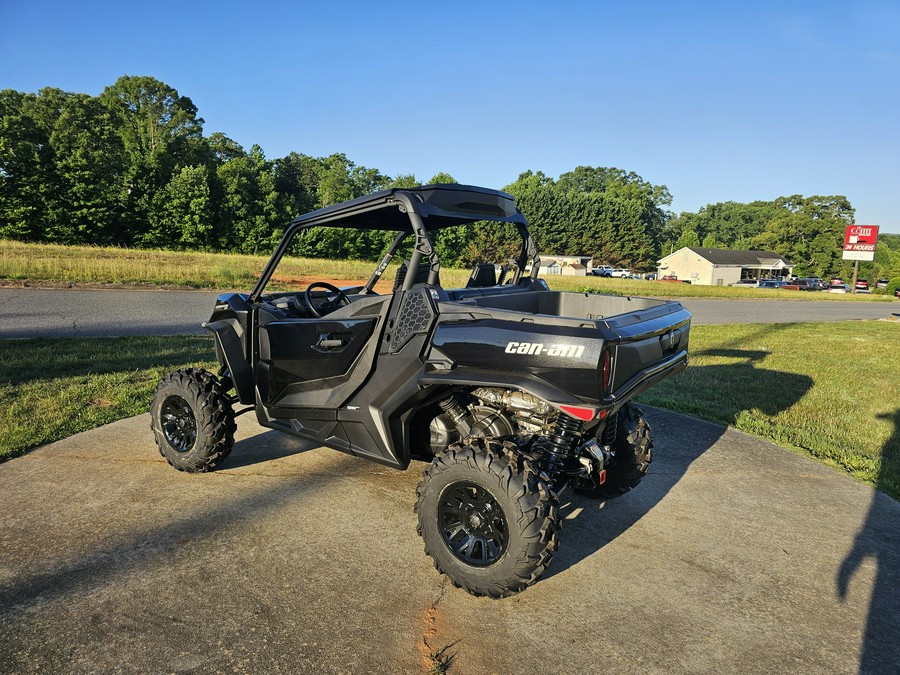 2027 Can-Am Commander XT 700
