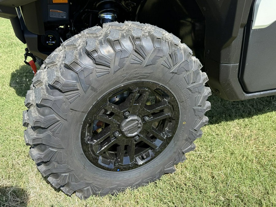2027 Can-Am Defender XU MAX Limited HD11