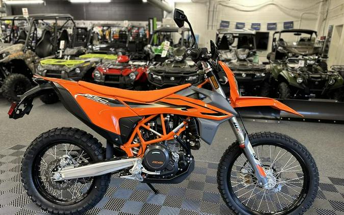 2024 KTM 690 Enduro R