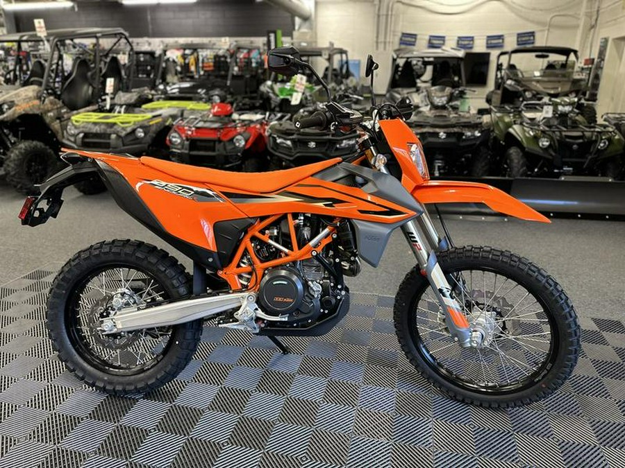 2024 KTM 690 Enduro R