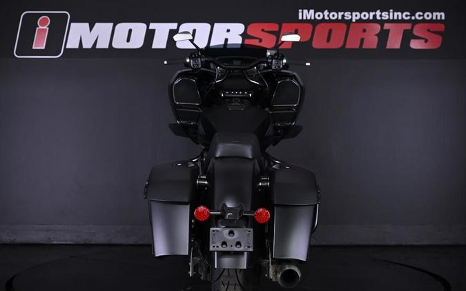2021 Indian Motorcycle® Challenger® Dark Horse Thunder Black Smoke