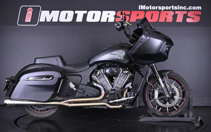 2021 Indian Motorcycle® Challenger® Dark Horse Thunder Black Smoke