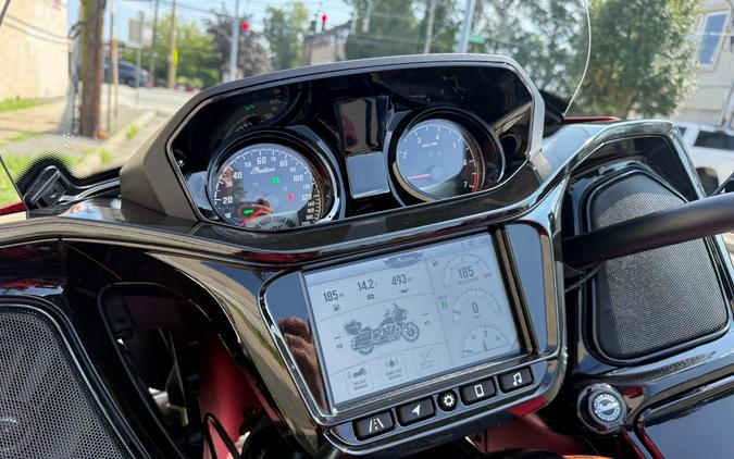 2025 Indian Pursuit® Dark Horse® with 112 and Powerband Audio Package