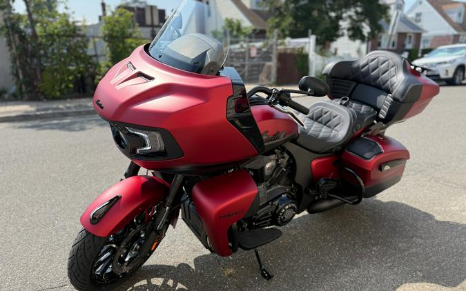 2025 Indian Pursuit® Dark Horse® with 112 and Powerband Audio Package