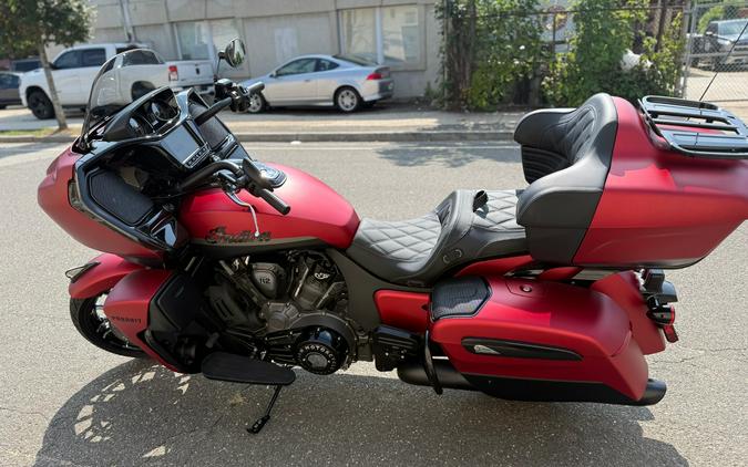 2025 Indian Pursuit® Dark Horse® with 112 and Powerband Audio Package