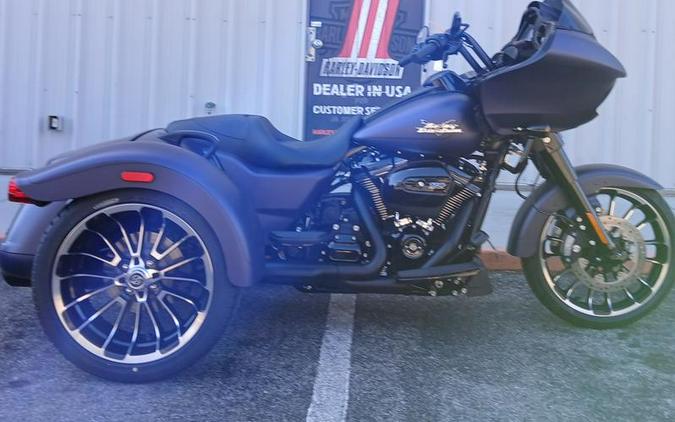 2025 Harley-Davidson® FLTRT - Road Glide® 3