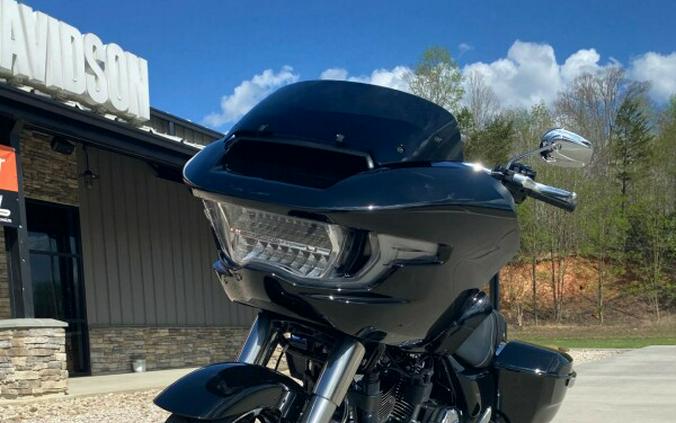 2024 Harley-Davidson Road Glide® Vivid Black (Chrome Finish w/ Cast Wheels)