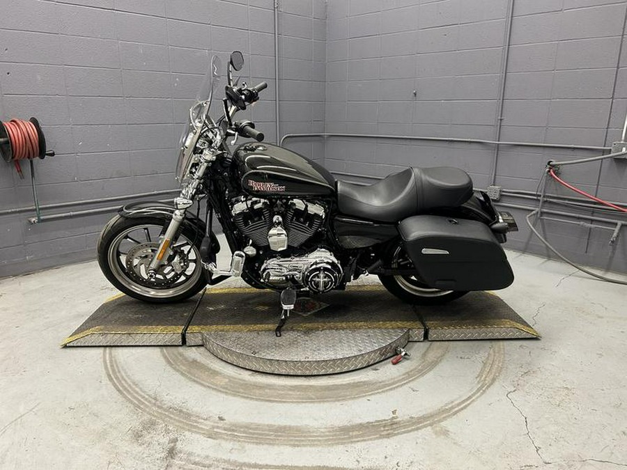 2016 Harley-Davidson® XL1200T - Sportster® SuperLow® 1200T