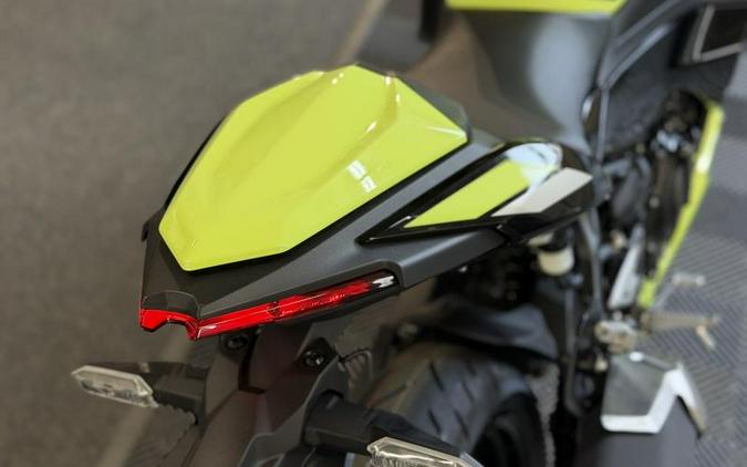 2026 Kawasaki Ninja® 500 SE ABS