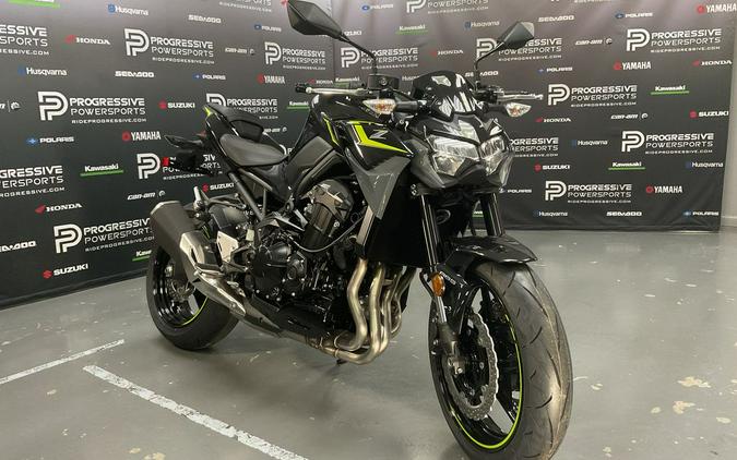 2023 Kawasaki Z900 ABS Metallic Black/Graphite Gray/Flat Black