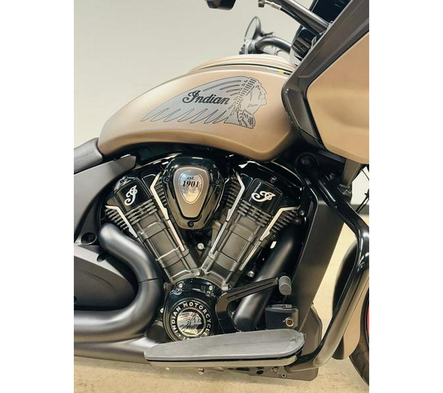 2021 Indian Motorcycle® Challenger® Dark Horse Bronze Smoke